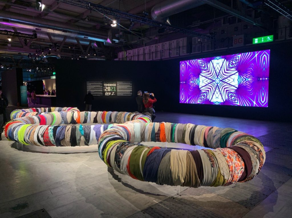 Consorzio Detox - moda sostenibile alle fiere del tessile 3 La moda sostenibile e l’impegno per una filiera produttiva del tessile che rispetti l’ambiente sono temi sempre più protagonisti nelle fiere di settore per il 2020 in tutta Europa